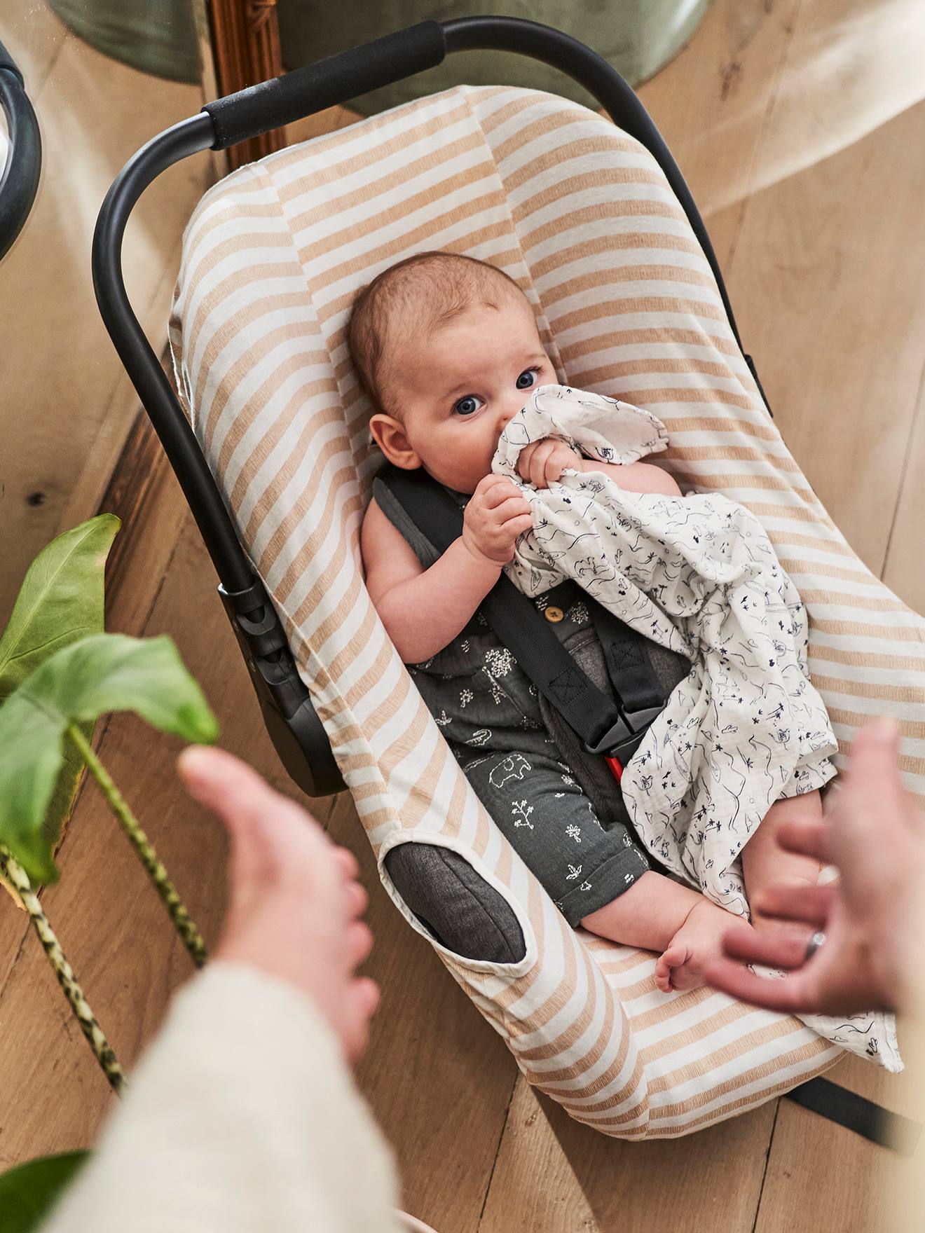 Housse élastiquée pour siège coque 0+ rose thé
