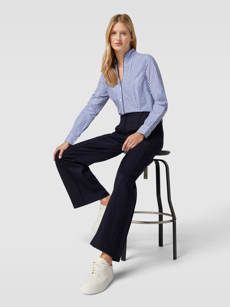Bluse mit Streifenmuster und Stehkragen in himmelblau