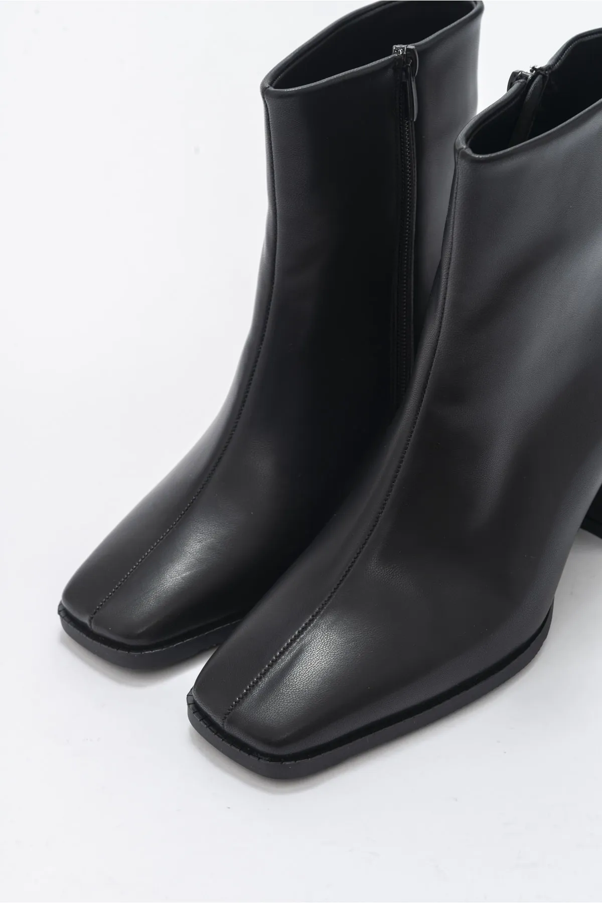 LuviShoes  Loren Black Skin Damenstiefel