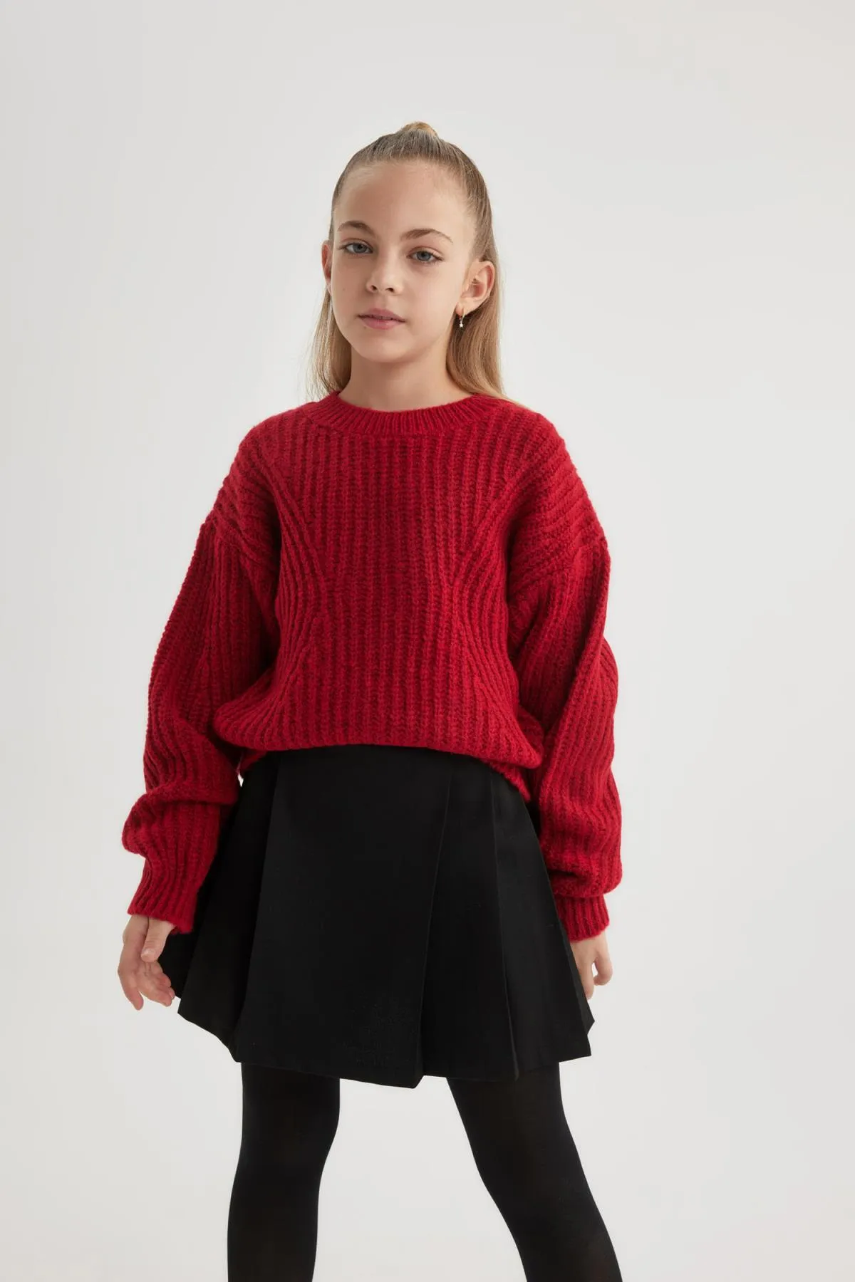 DeFacto  Mädchenpullover mit normaler Passform und Rundhalsausschnitt