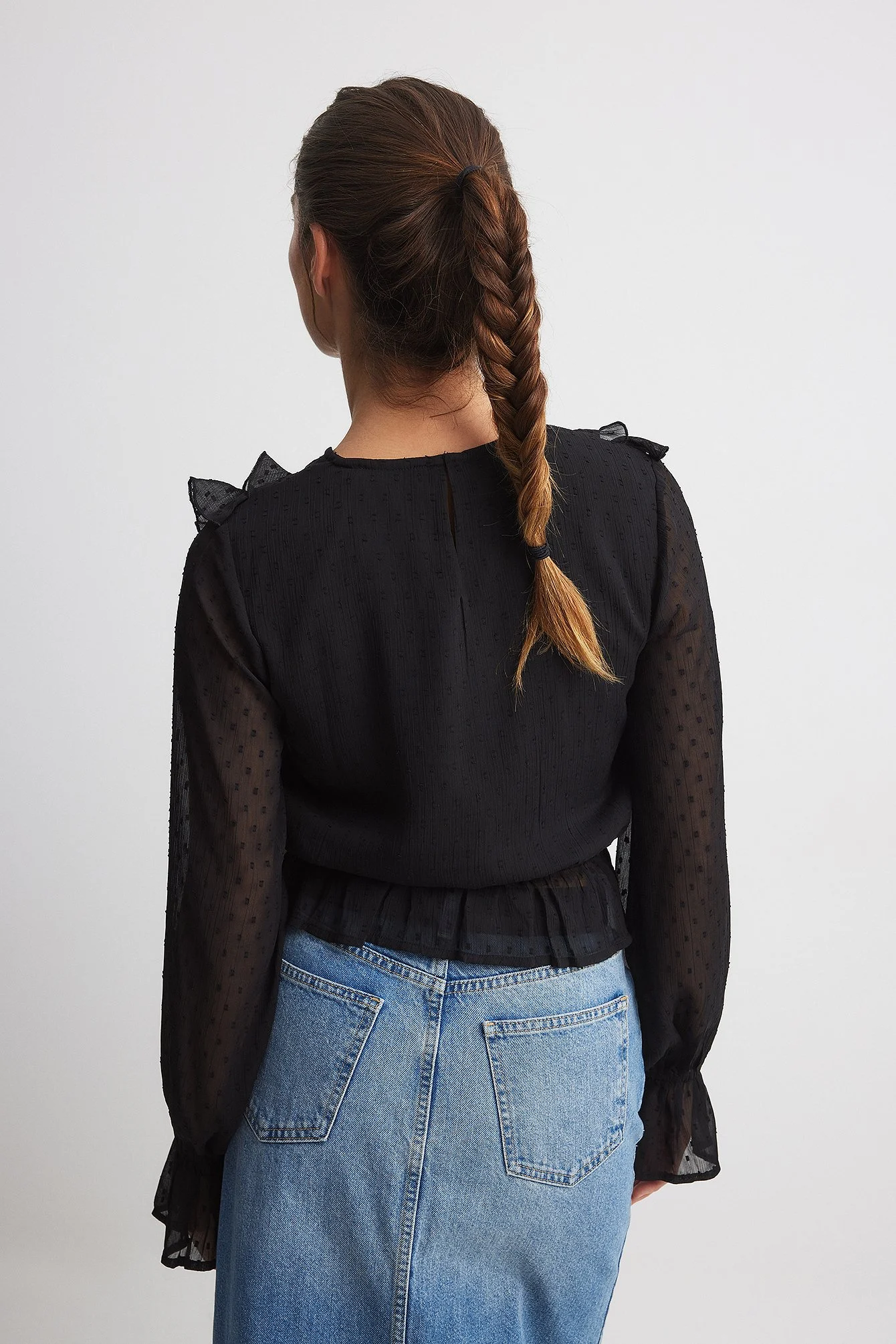 Recycelte Dobby-Bluse mit Rüschen