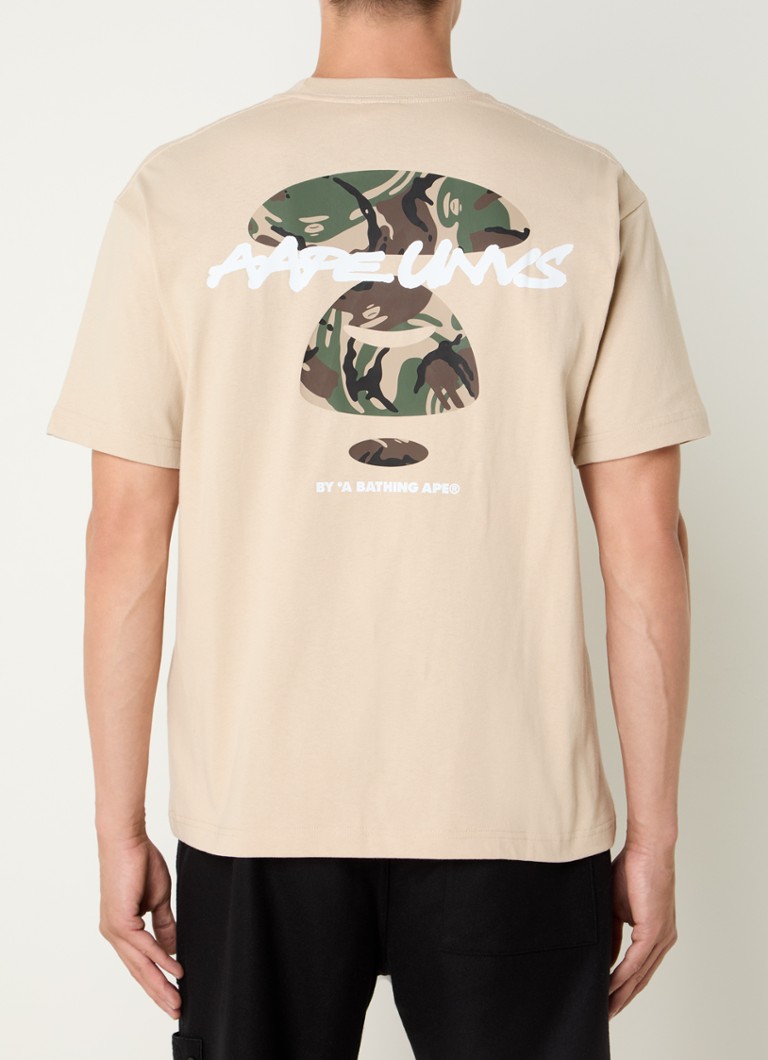 Camiseta Aape com logo e estampa nas costas
