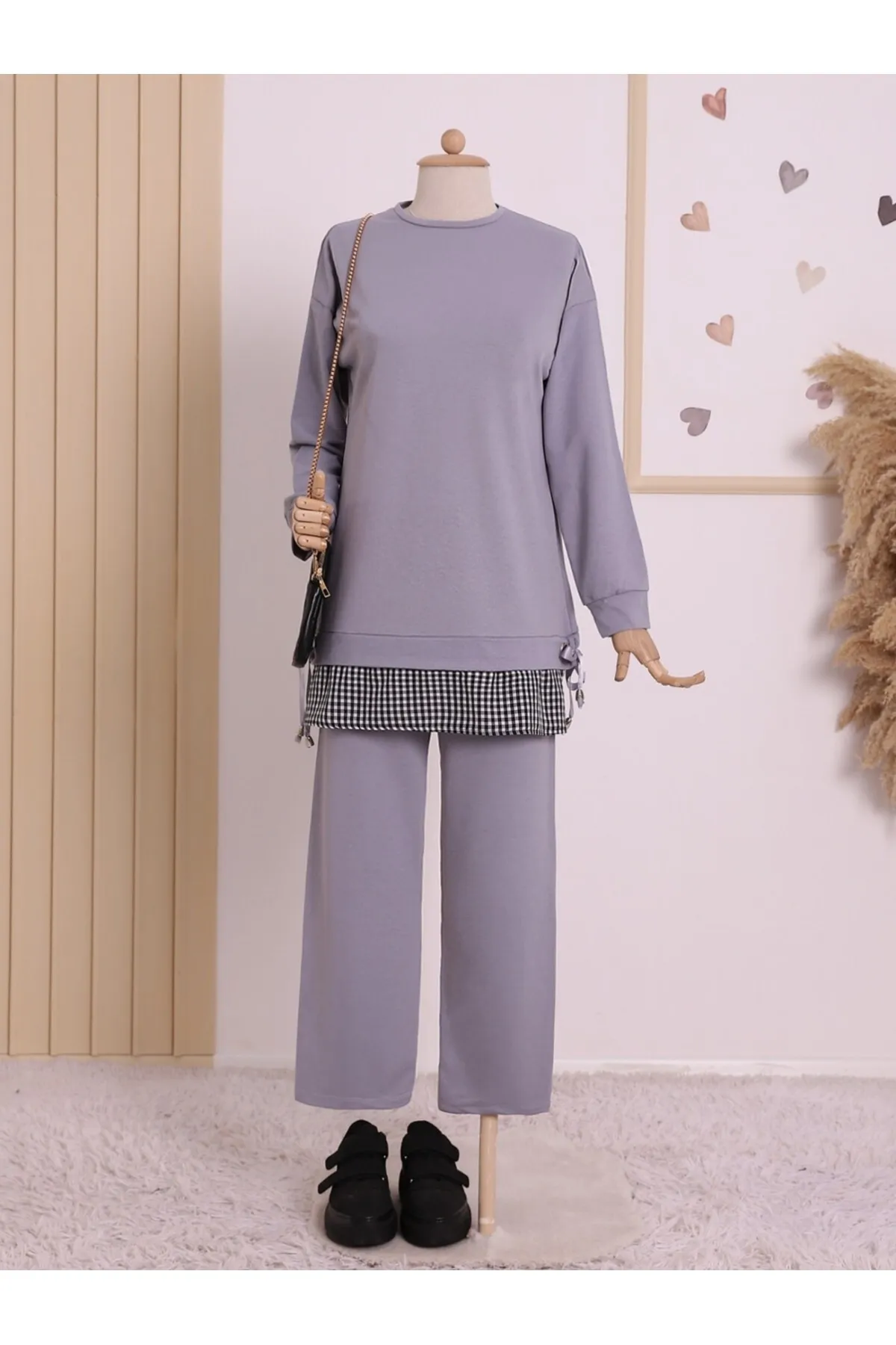 Modamorfo  Hemd-detaillierter Hijab-Anzug mit Spitzenrock
