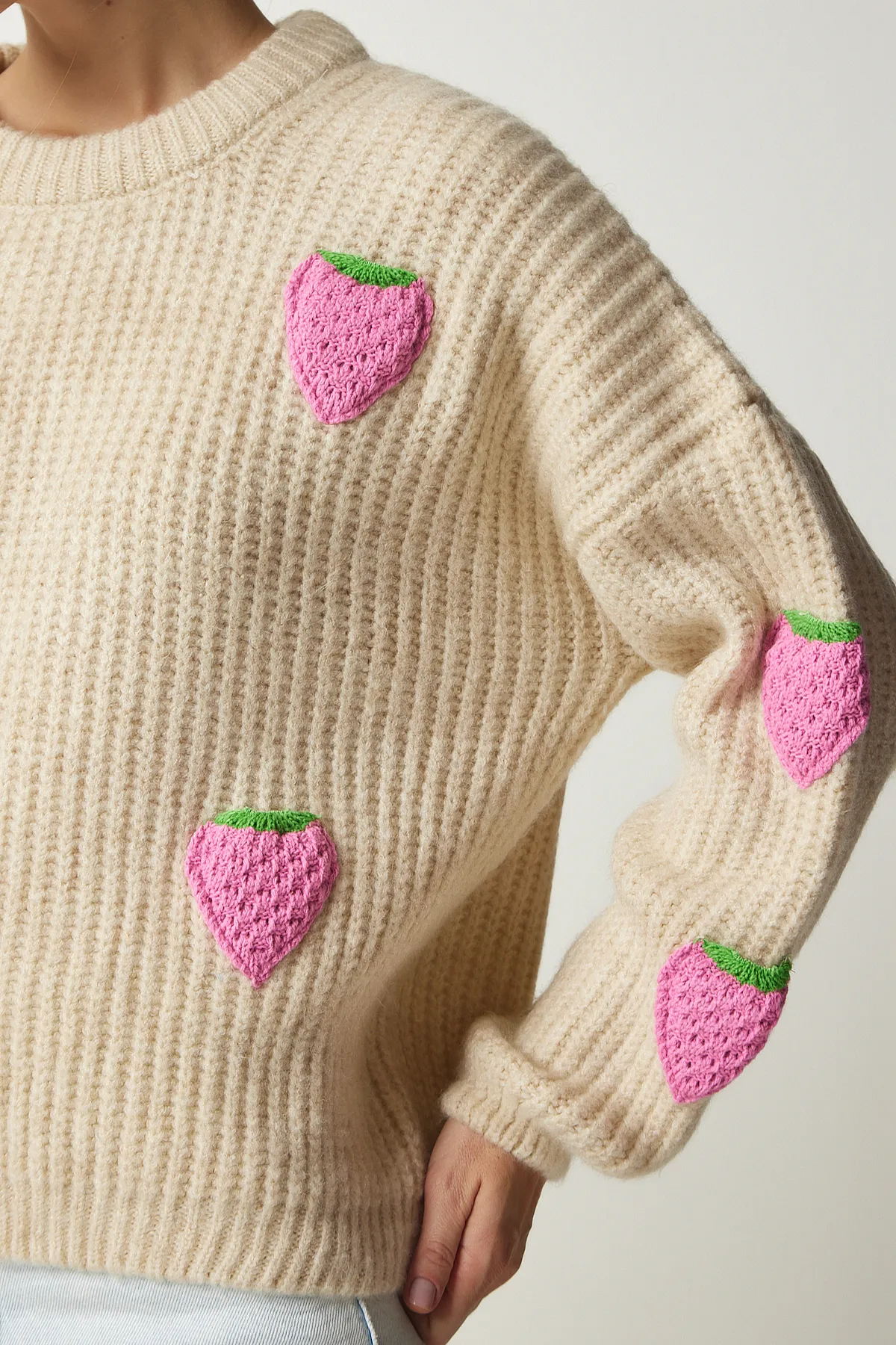 Happiness İstanbul  Beiger Strickpullover mit Erdbeerstruktur für Damen PF00022
