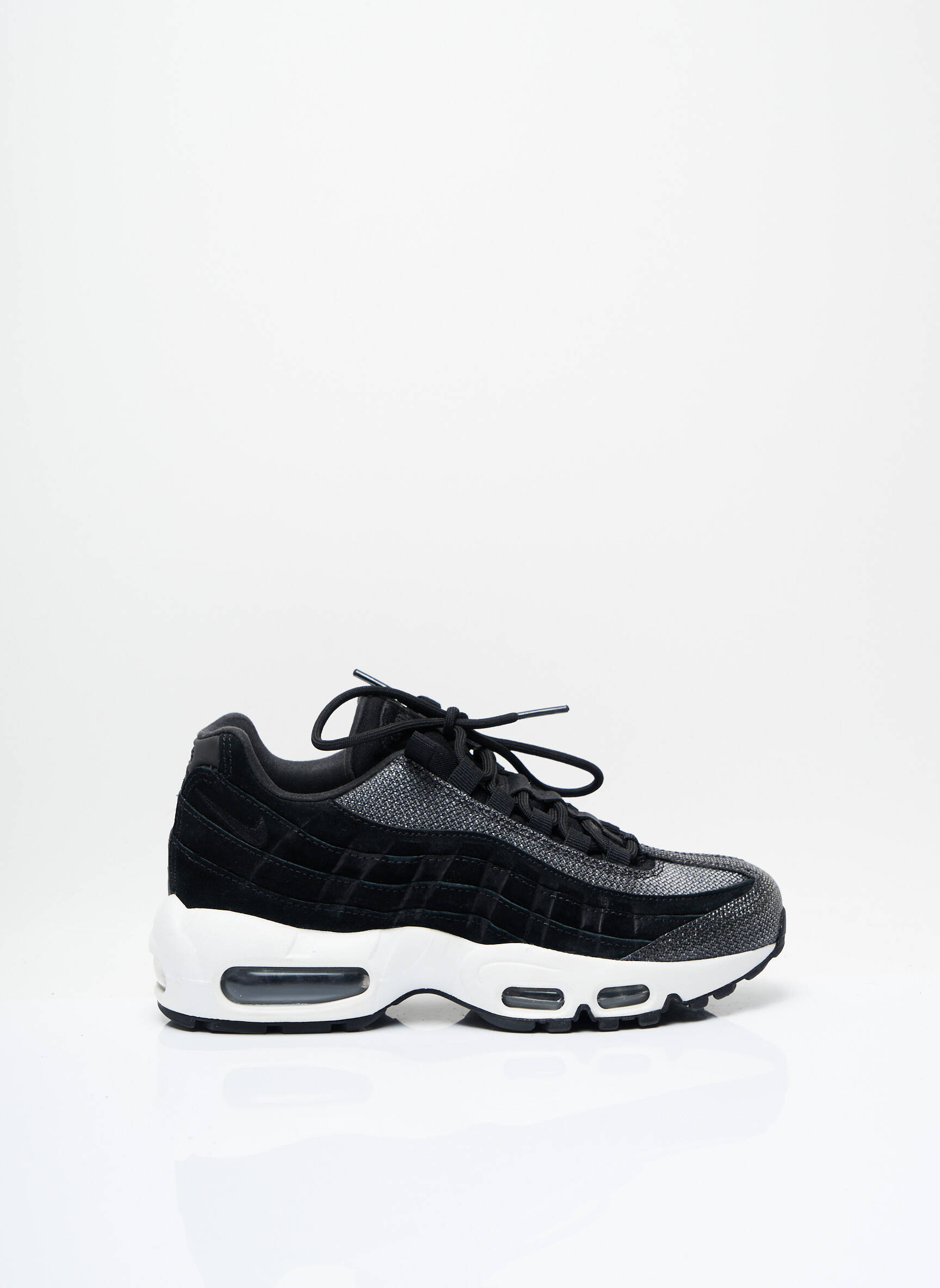 Nike Baskets Femme couleur noir
