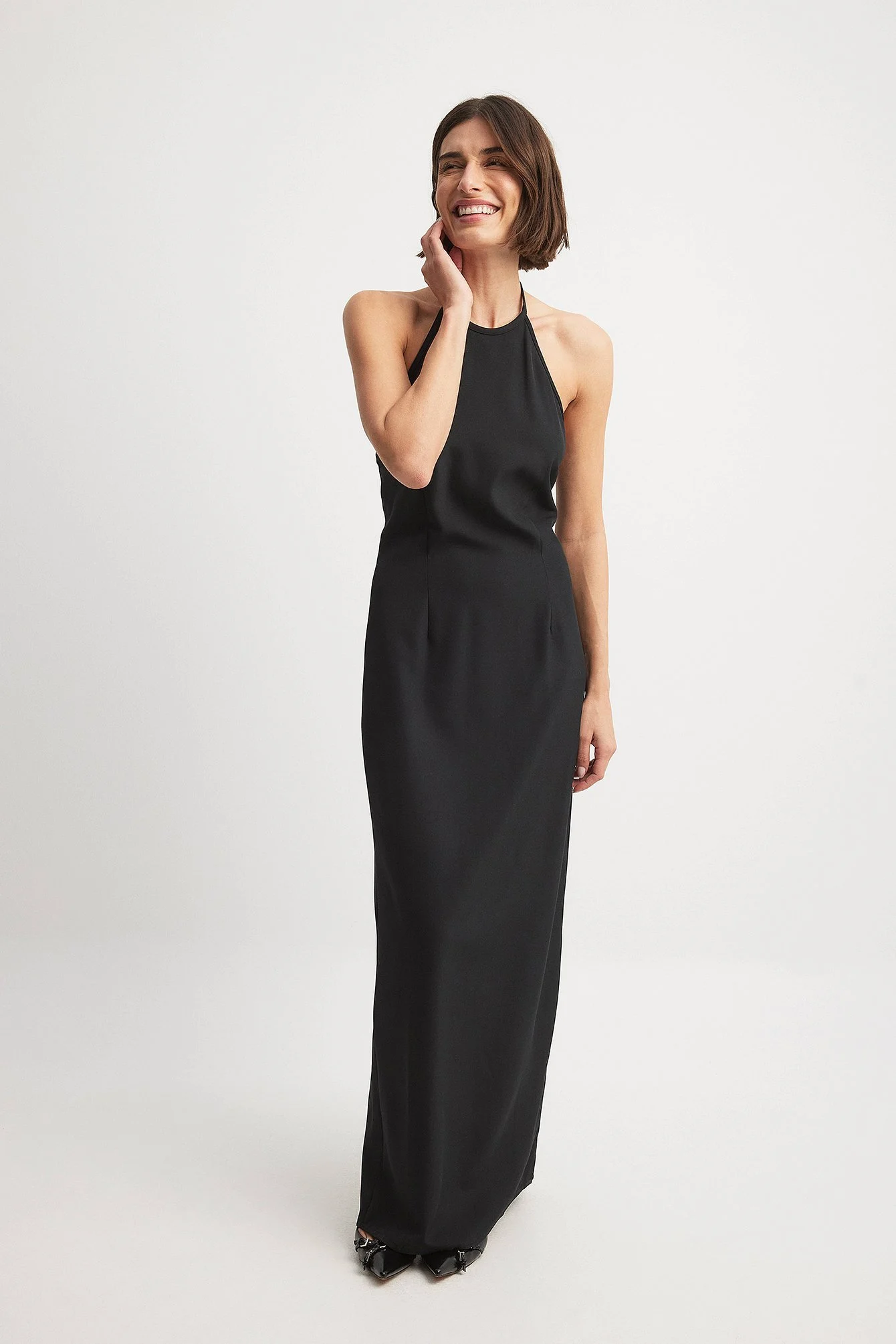 Maxikleid mit Schnallendetail und offenem Rücken