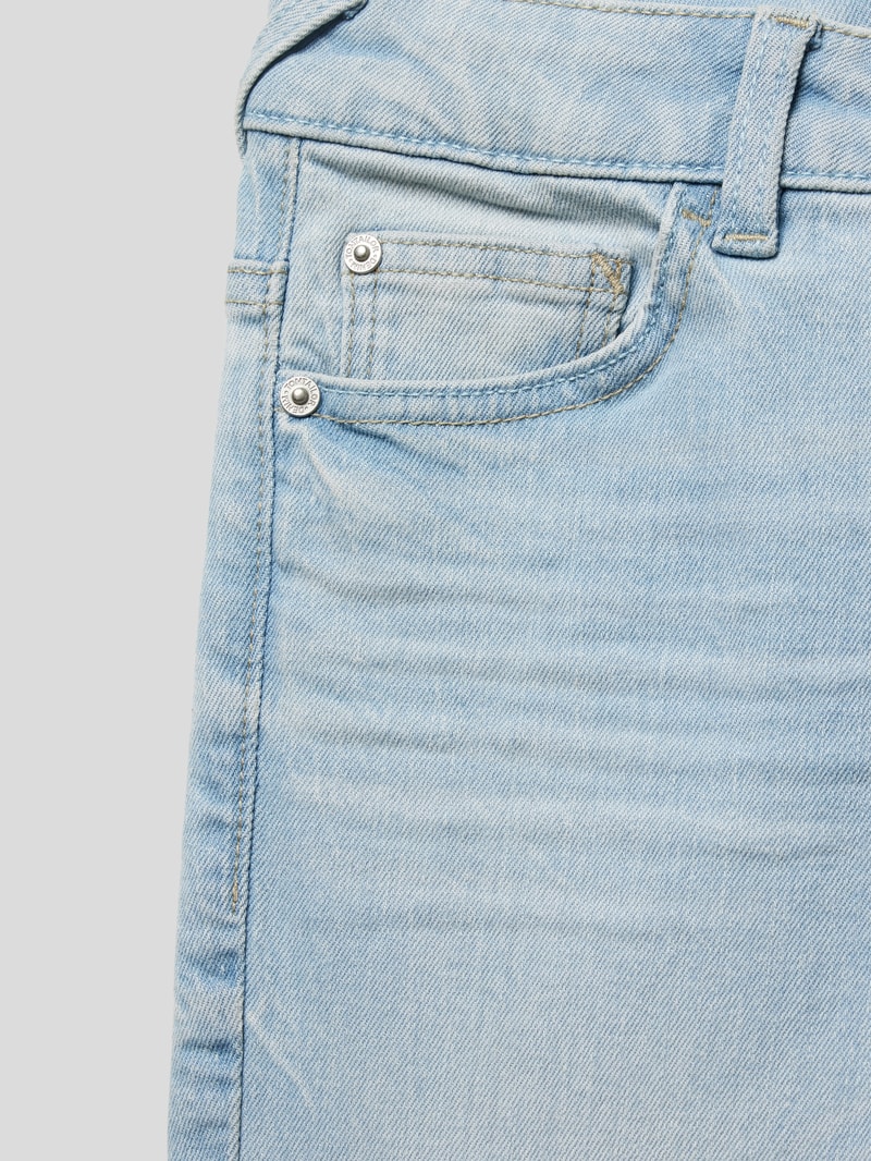 Jeans mit 5-Pocket-Design in hellblau