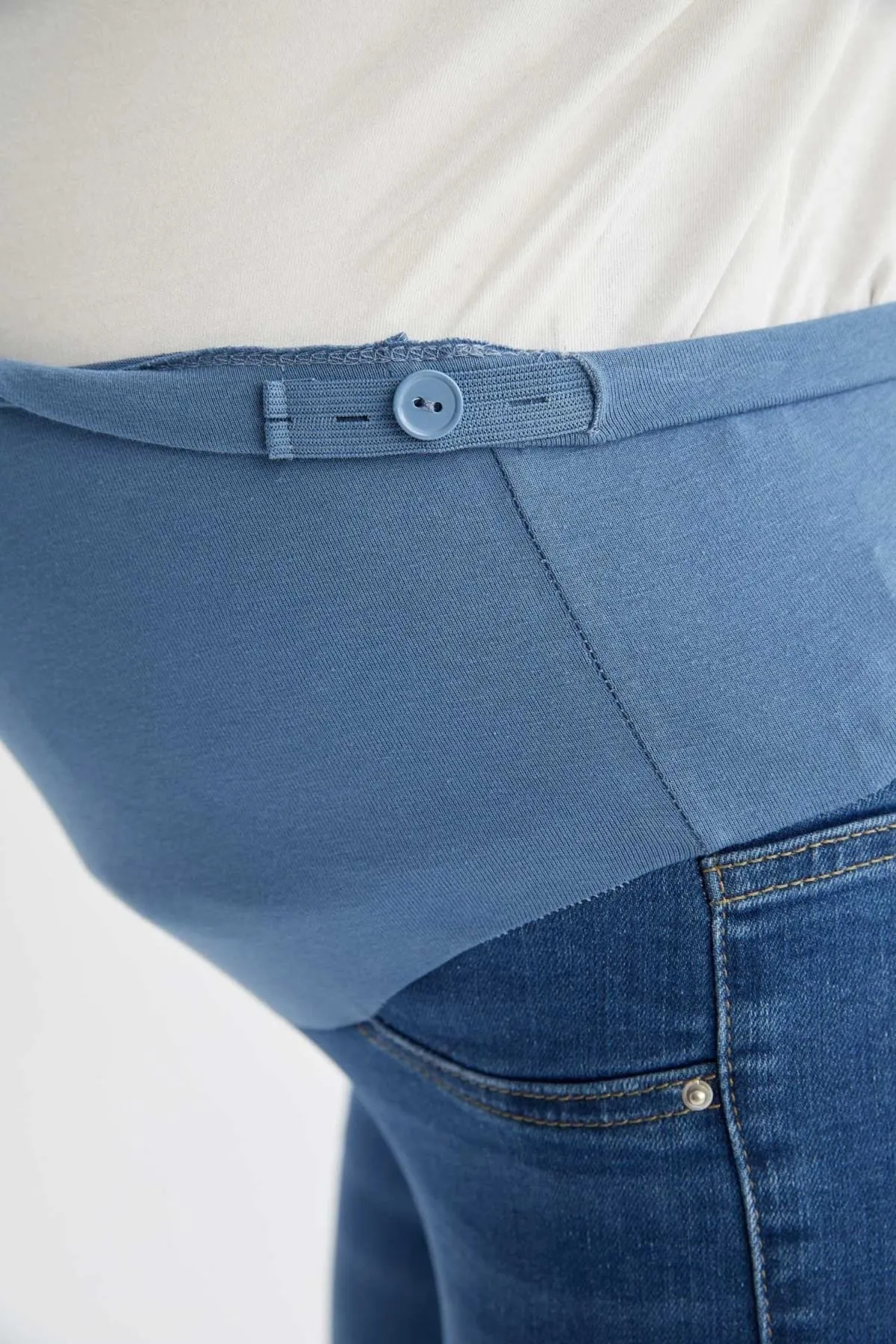 DeFacto  Lange Umstandshose mit schmaler Passform und zerrissenen Details
