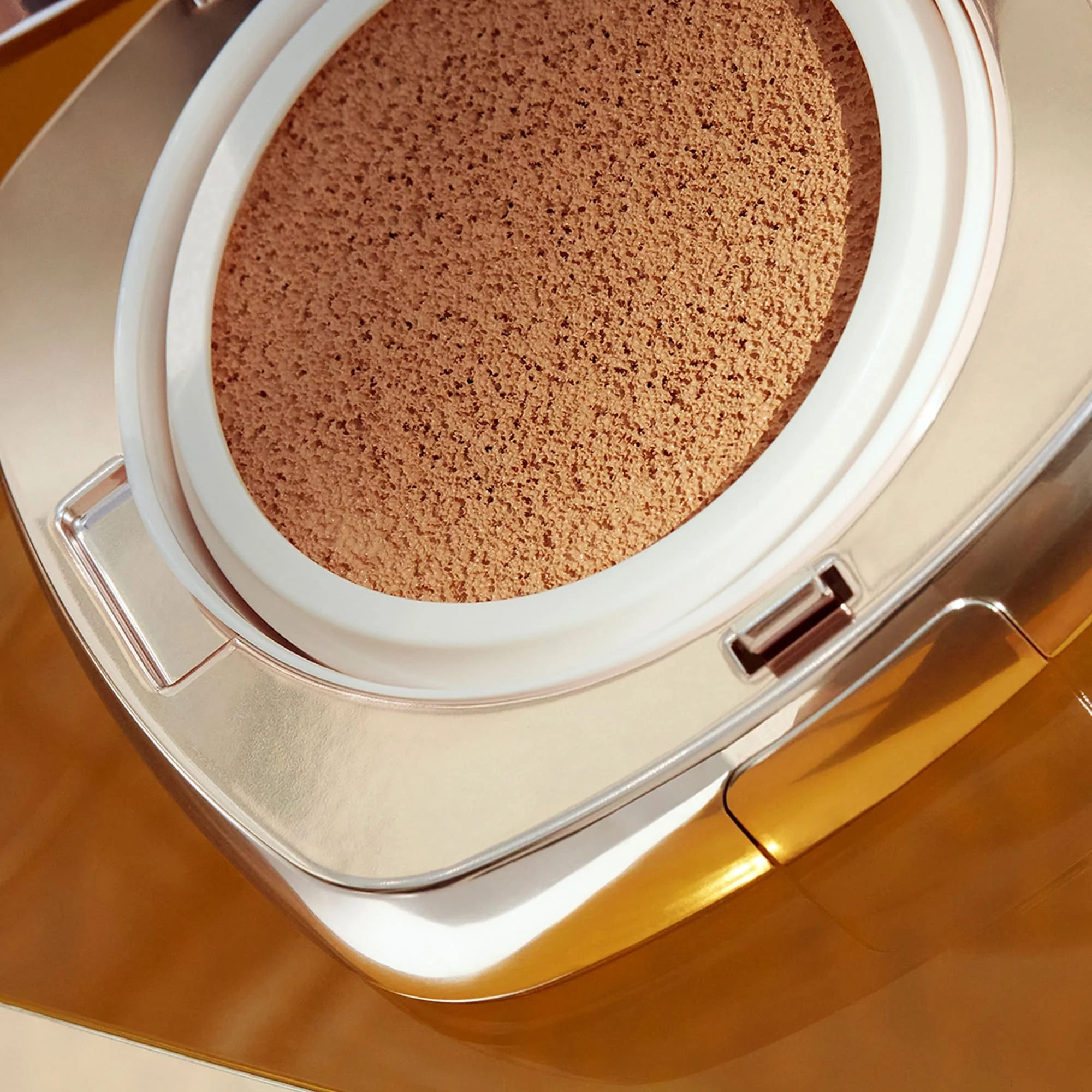 Skincolor Luminous Lifting Cushion Foundation SPF20 - Tekutý podkladový make-up