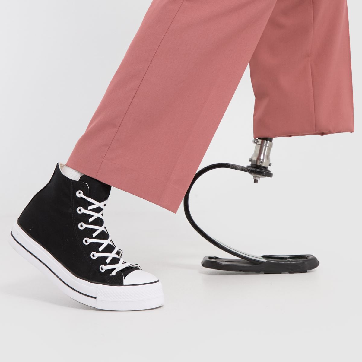 Converse All Star Lift Hi cipők fekete és fehér színben