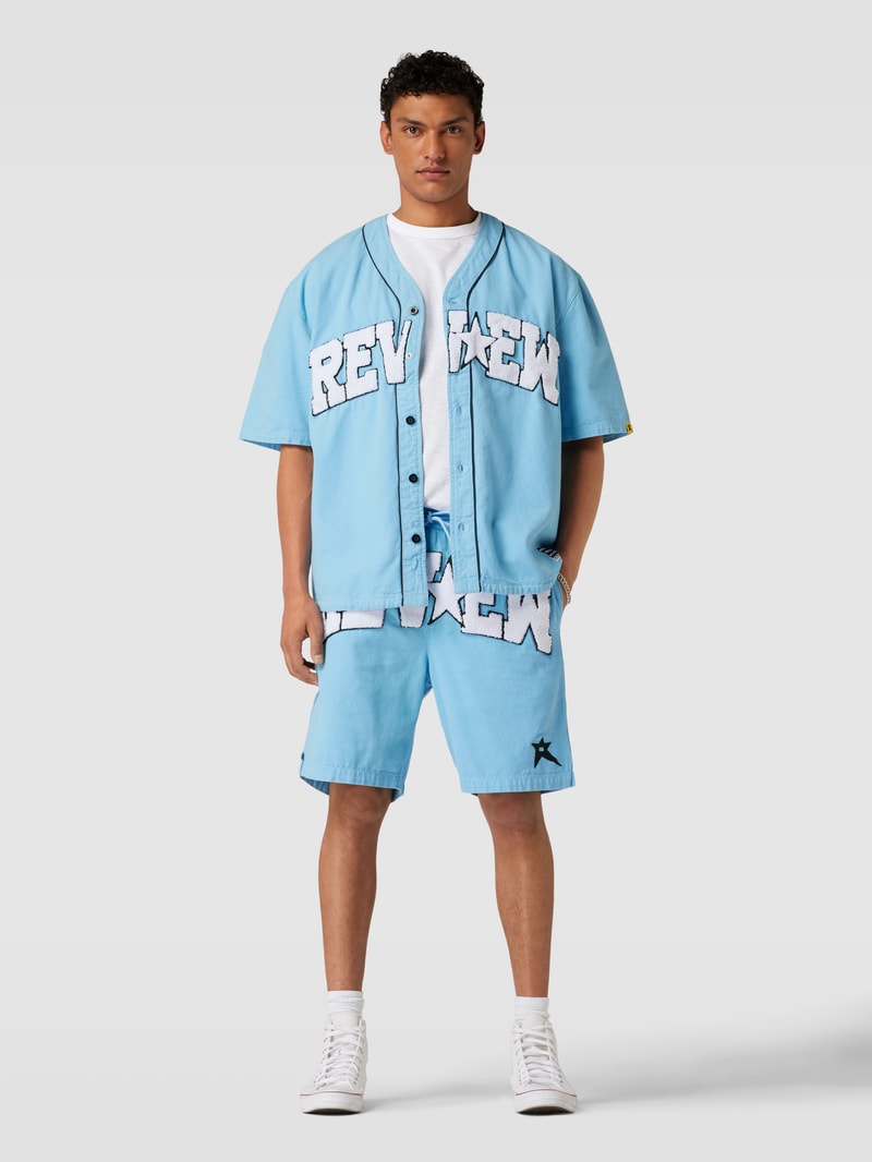 Shorts mit elastischem Bund in hellblau