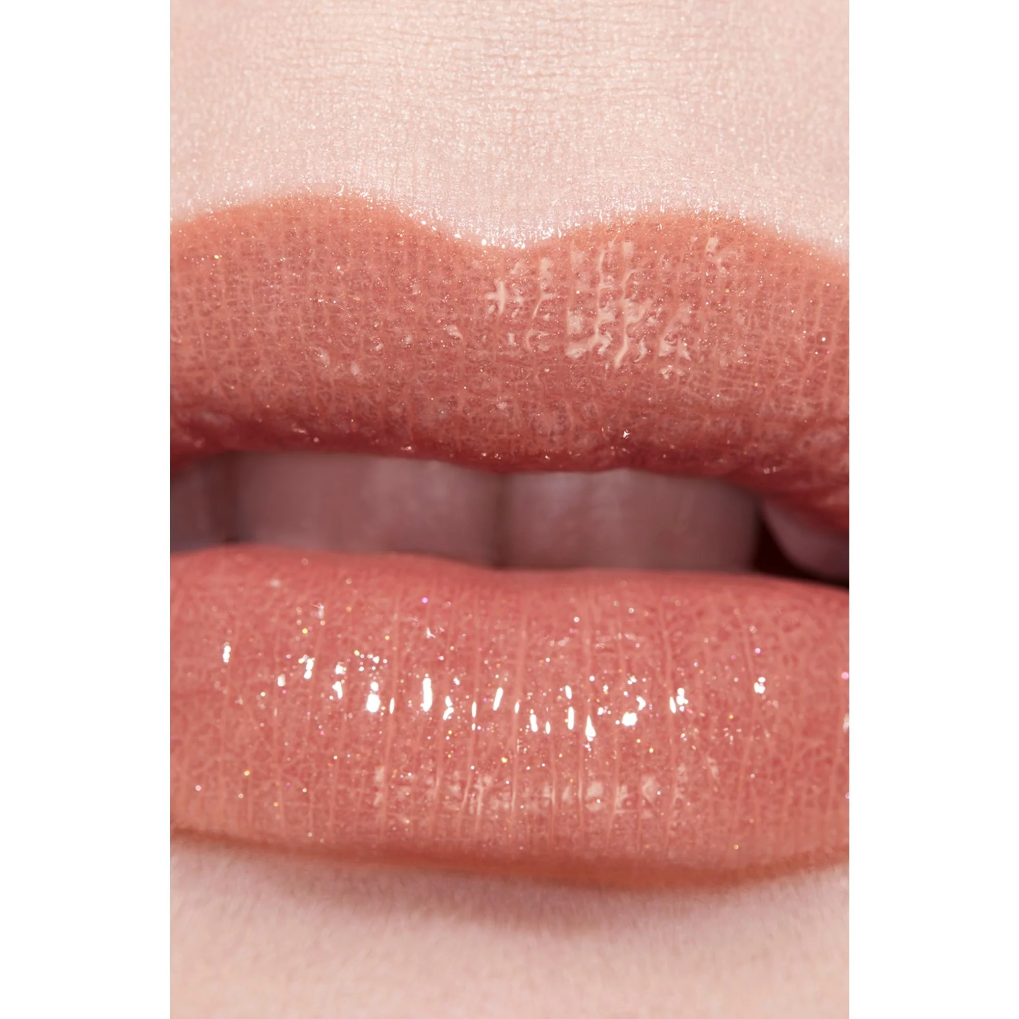 ROUGE COCO FLASH - KLEUR, GLANS EN INTENSITEIT IN EEN OOGWINK