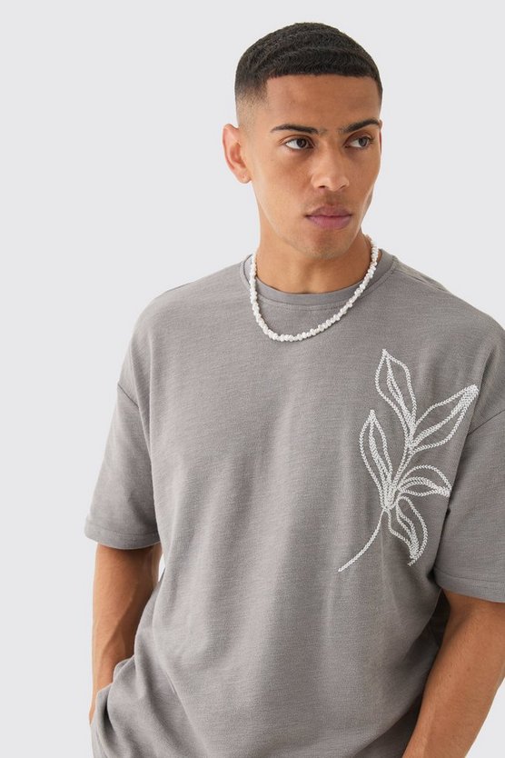 Oversize T-Shirt mit floraler Stickerei