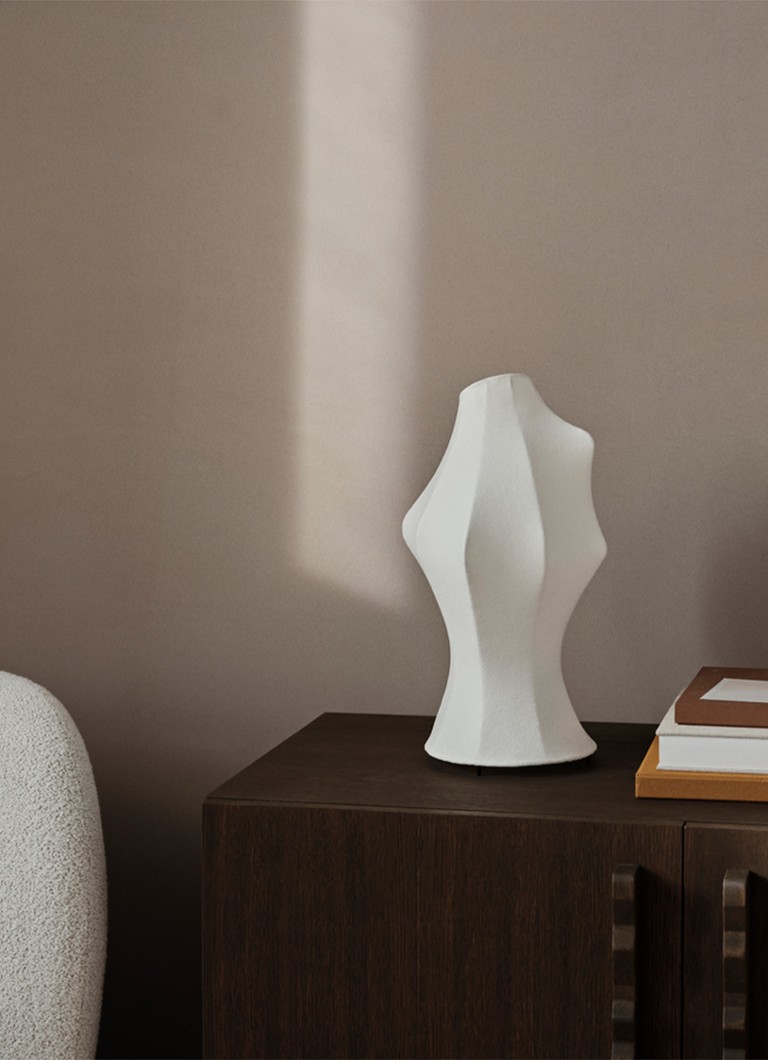 Ferm LIVING Dae 42 cm lampa stołowa