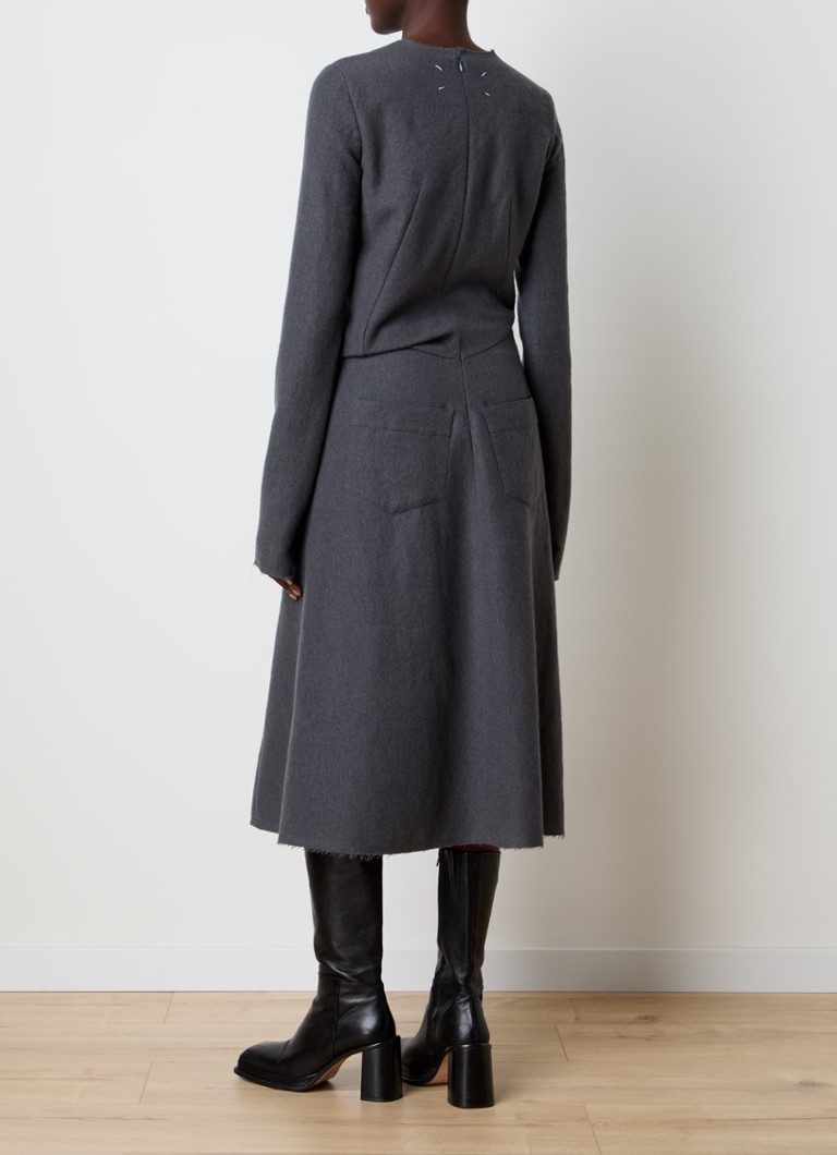 Vestido midi de mezcla de lana de Maison Margiela con detalles plisados