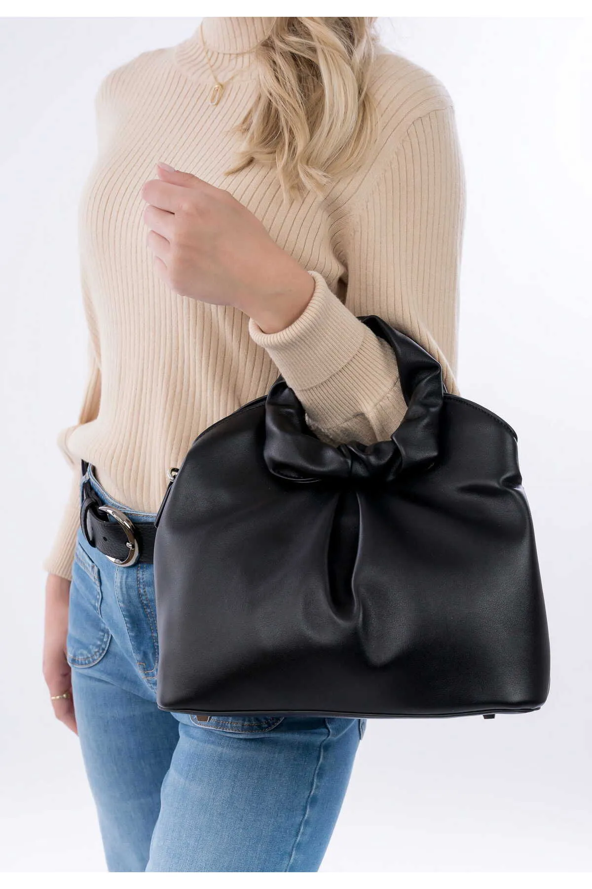 SURI FREY  Shopper NFT Web 3.0