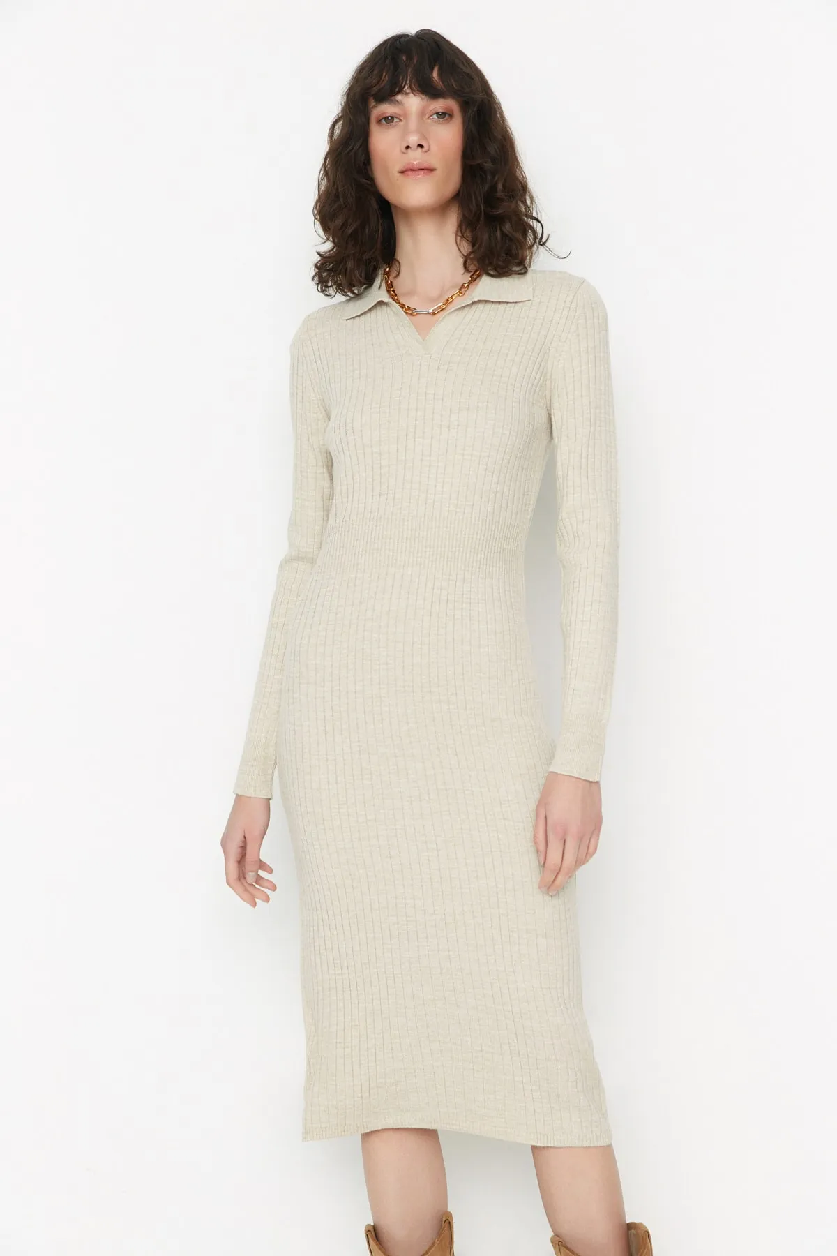 Trendyol Collection  Beige Beige Midi-Strickkleid mit Rollkragen TWOAW22EL1376 Kleid TWOAW22EL1376