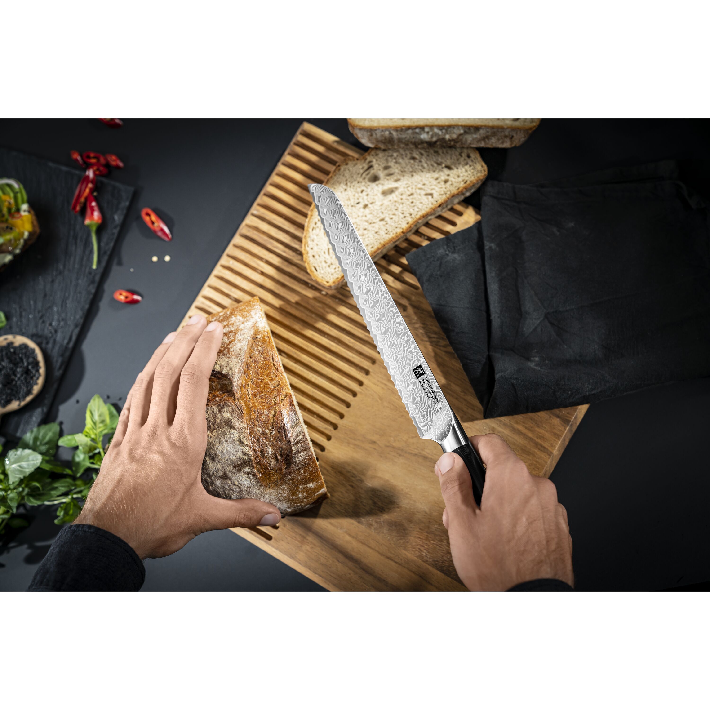 Brotmesser 23 cm, Wellenschliff