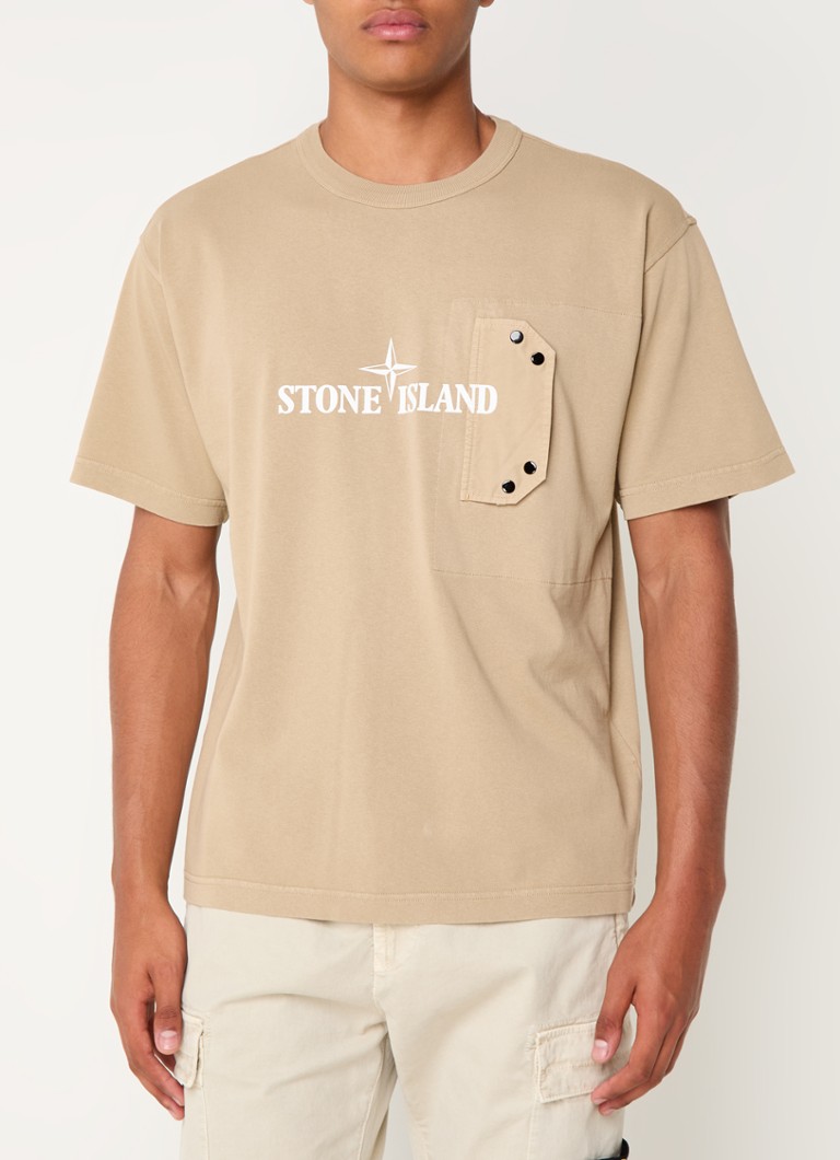 Μπλούζα Stone Island 21079 με τύπωμα λογότυπου και τσέπη στο στήθος