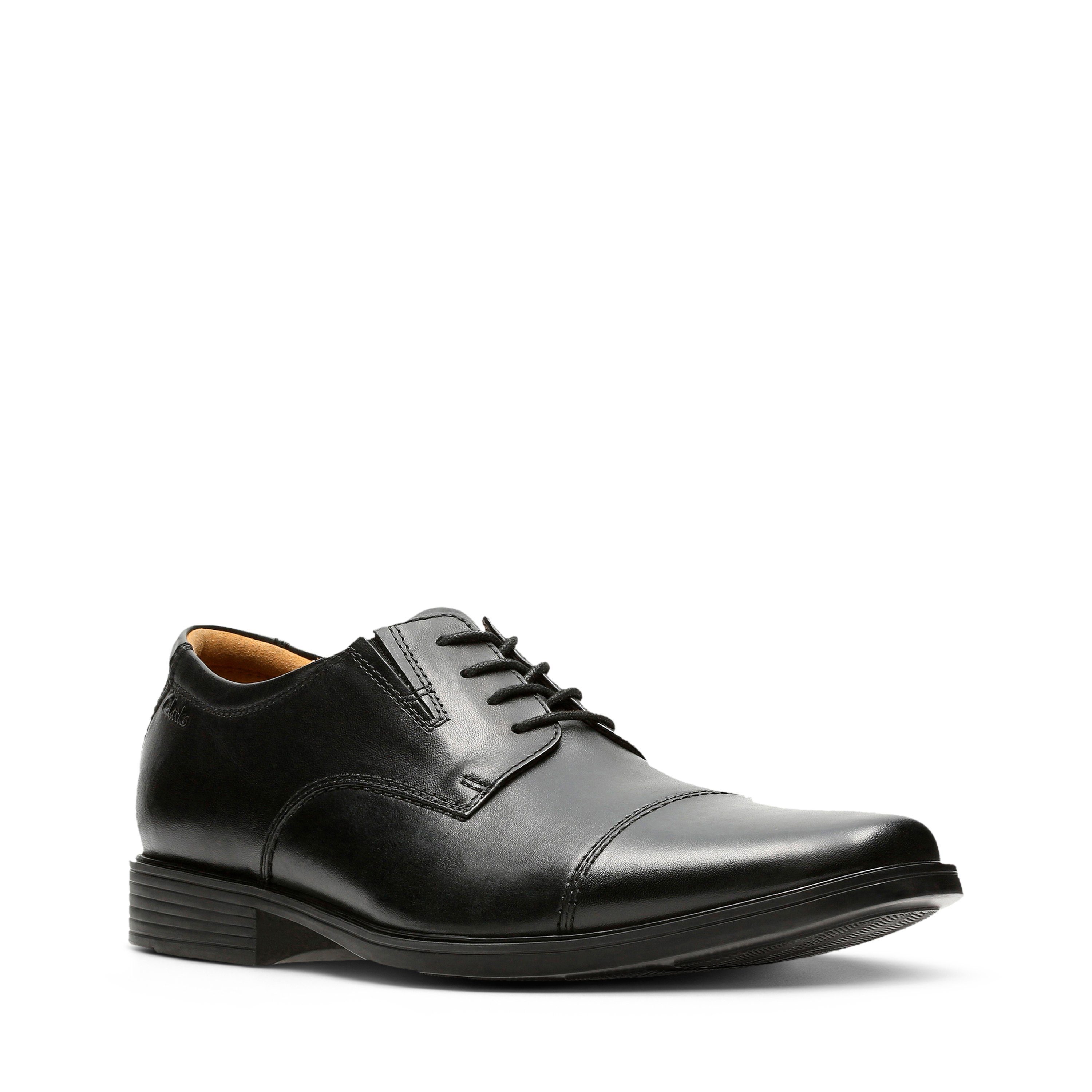 Clarks Tilden Cap Schnürschuh mit modischer Quernaht
