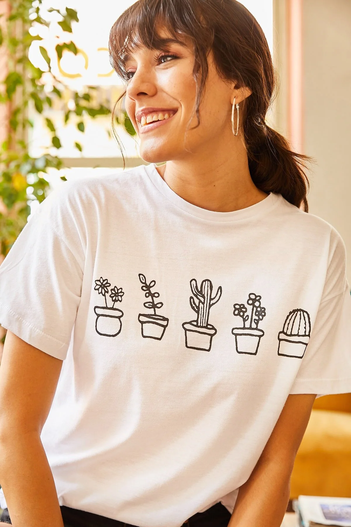 Olalook  Weißes Damen-T-Shirt mit Kaktus-Print TSH-19000349
