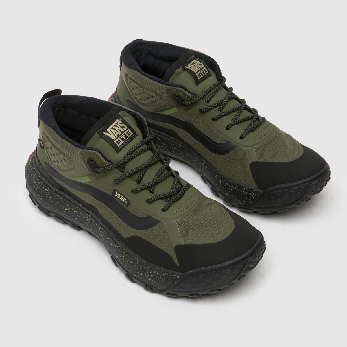 Vans MTE Crosspath Mid cipők fekete és zöld színben