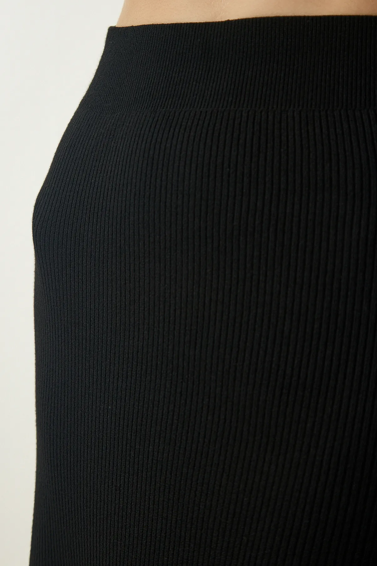 Happiness İstanbul  Schwarzer Strickrock aus Kordel für Damen PN00082