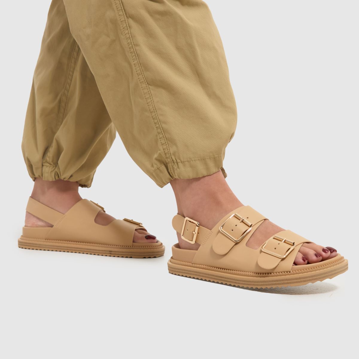 Schuh Talbot – Naturfärgade sandaler med dubbla spännen