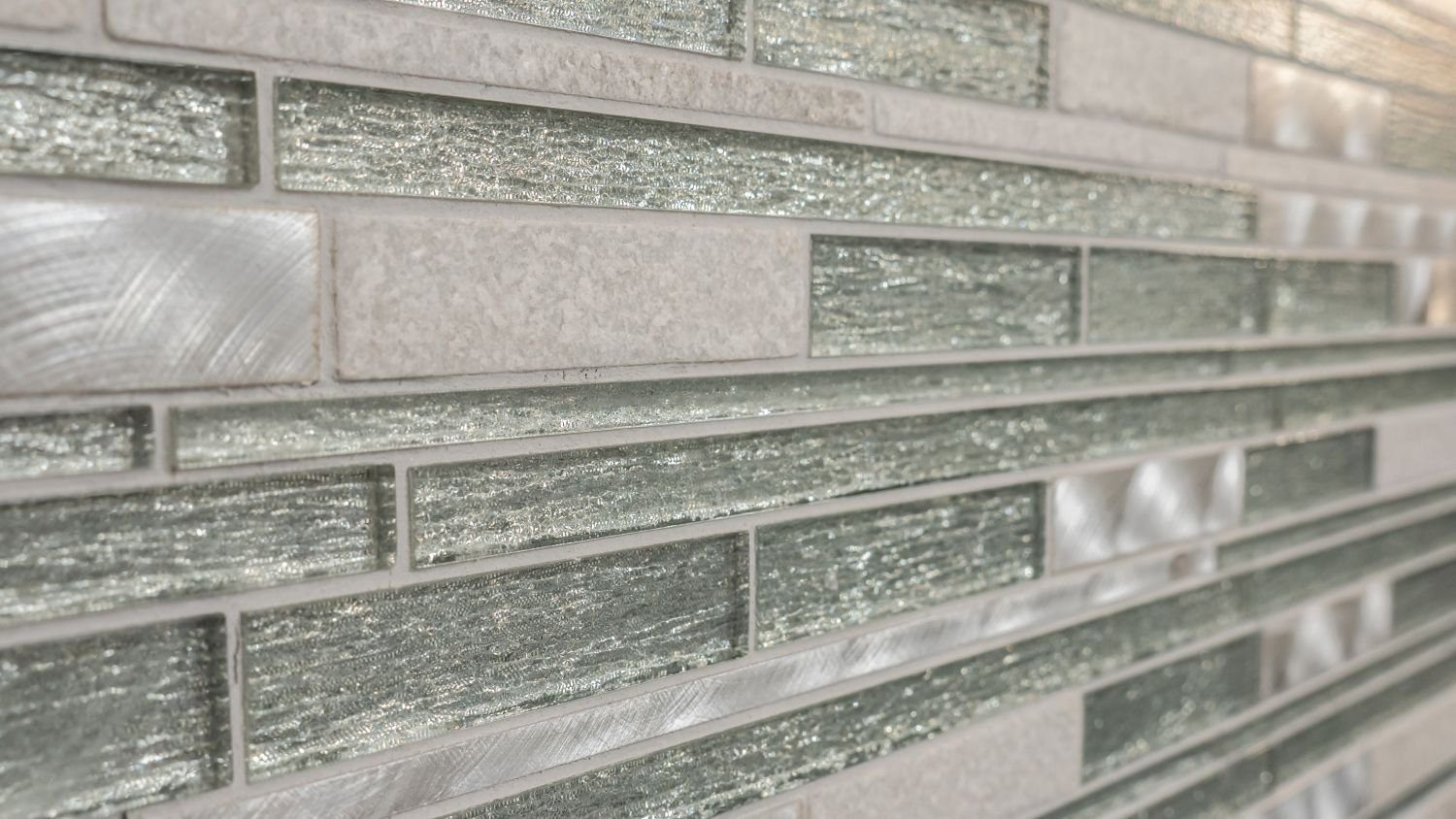 Mosani Mosaikfliesen Glasmosaik Naturstein Mosaik weiß schwarz glänzend / 10 Matten