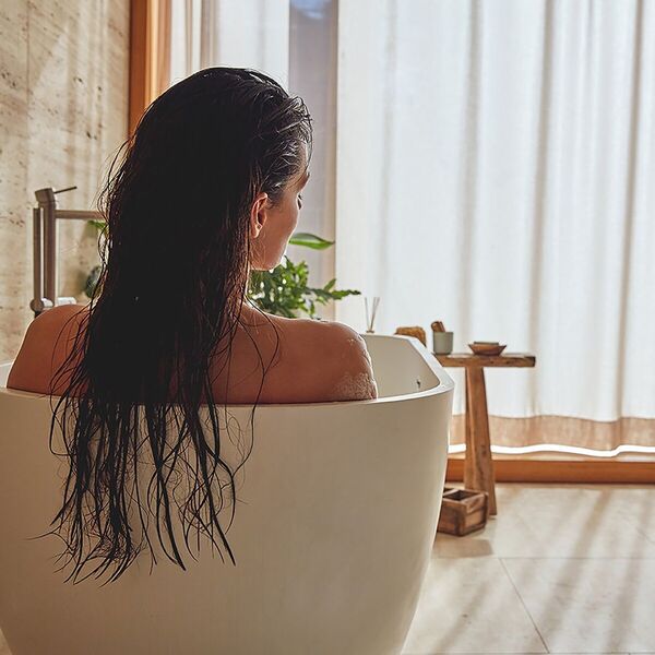 Kneipp Goodbye Stress Water Λάδι μπάνιου με μέντα και δεντρολίβανο 100ml