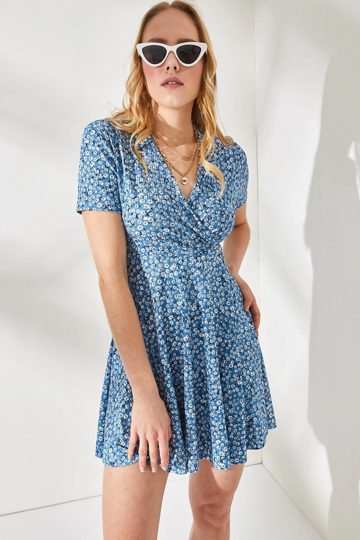 Olalook  Damen Indigo Little Daisy Zweireihiges, ausgestelltes Kleid mit Kragen ELB-19001846