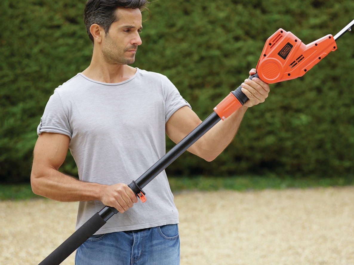 Black & Decker PH5551-QS Hedge Trimmer with Telescopic Handle 550 Watt 51 cm