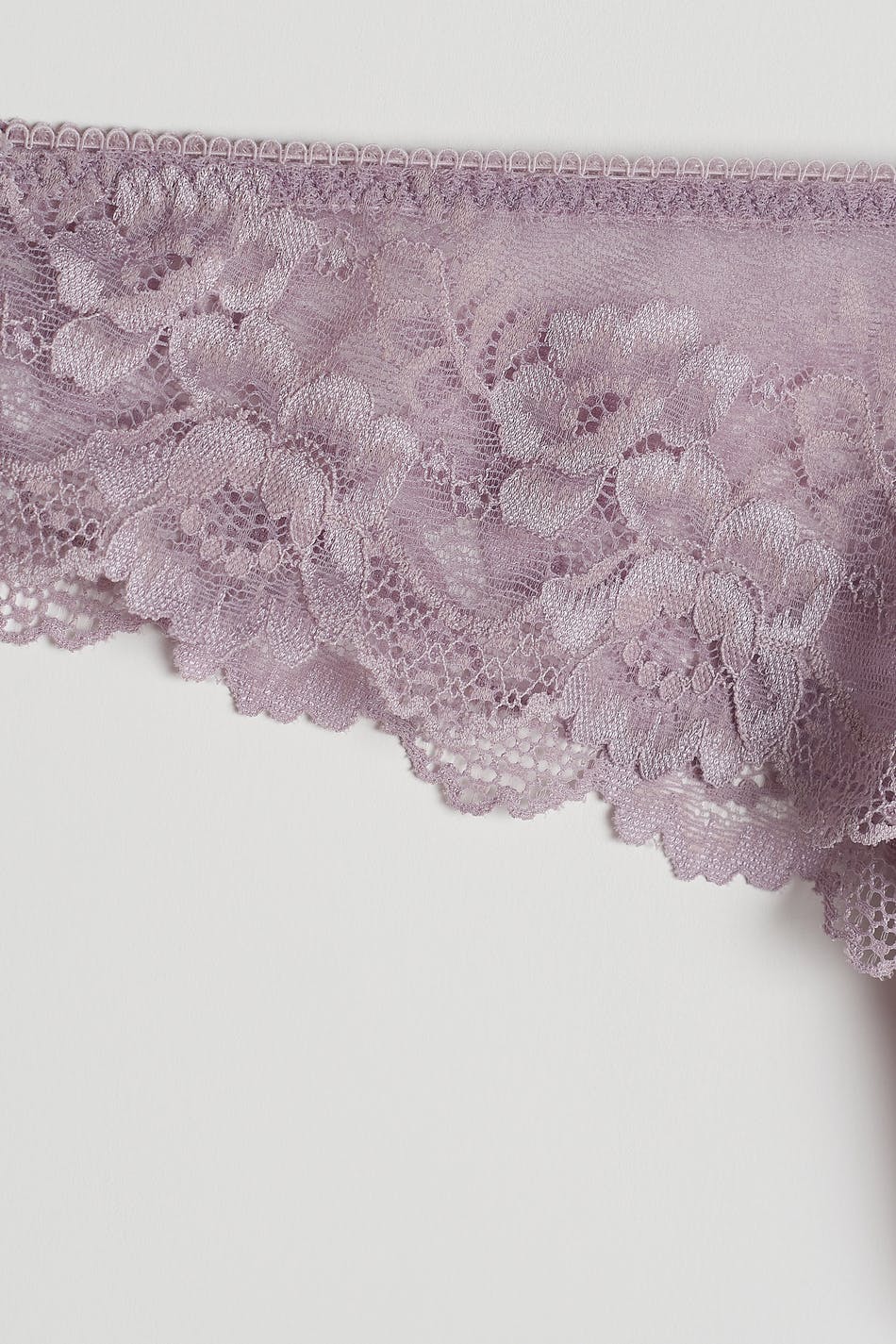 Lace string