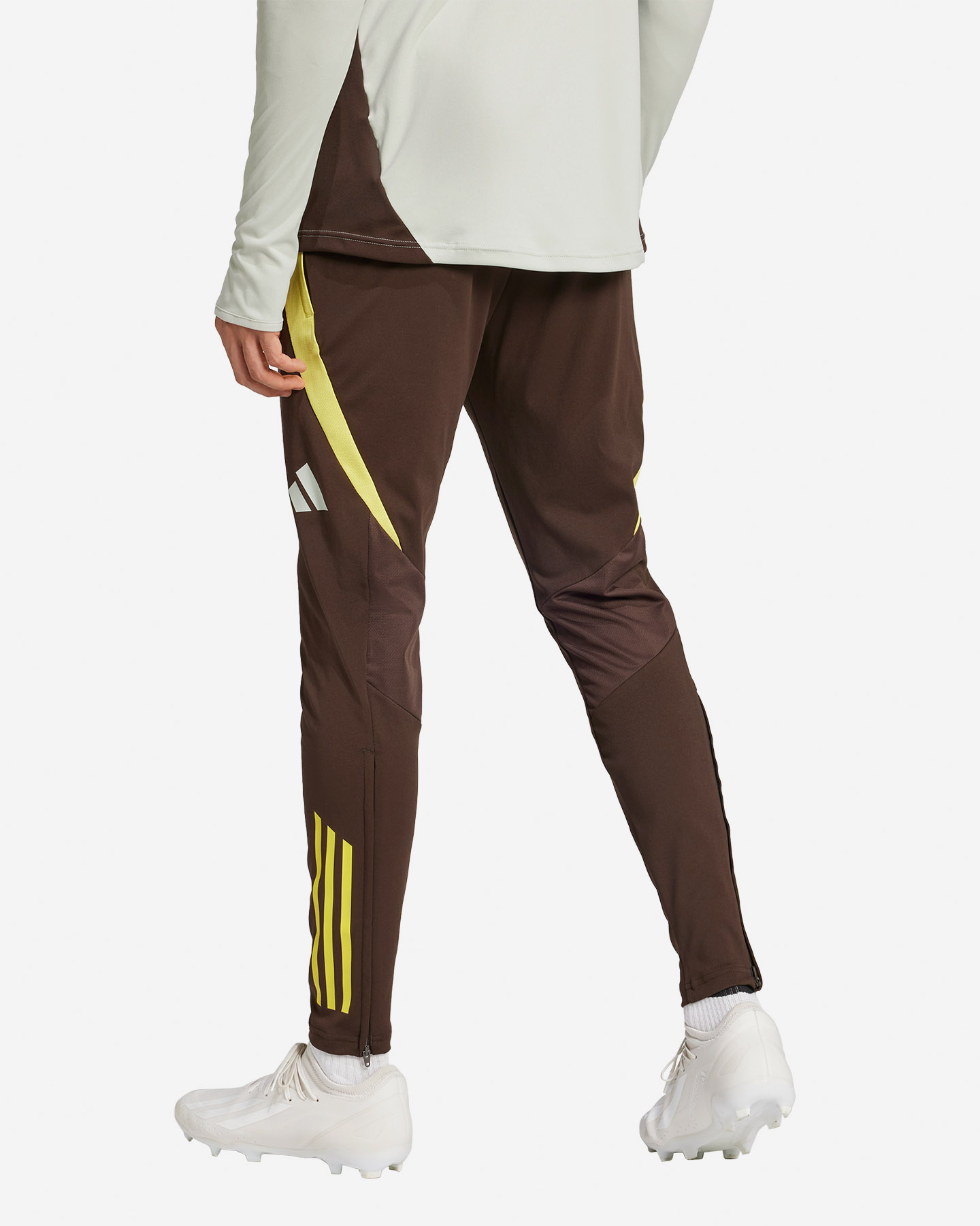 Oficiálne futbalové oblečenie Adidas Juventus EU Training M JJ1554
