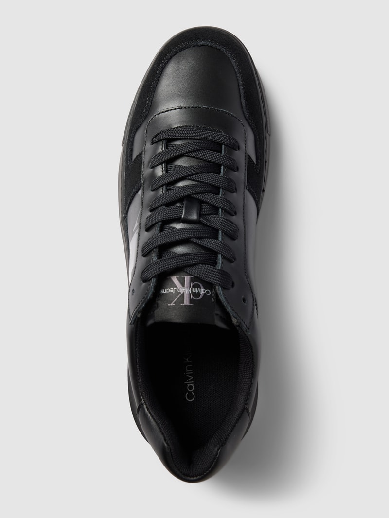 Sneaker aus echtem Leder in schwarz