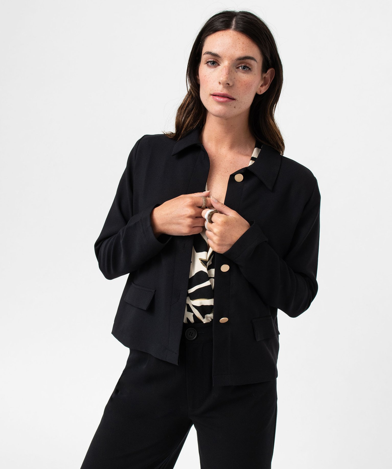 Chemise à manches longues avec boutons métalliques femme noir | GEMO