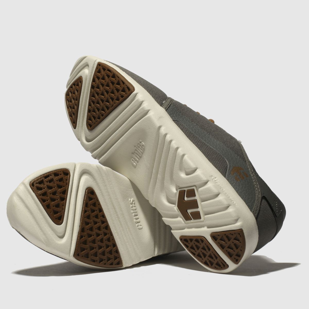 Etnies Scout edzőcipők szürke színben