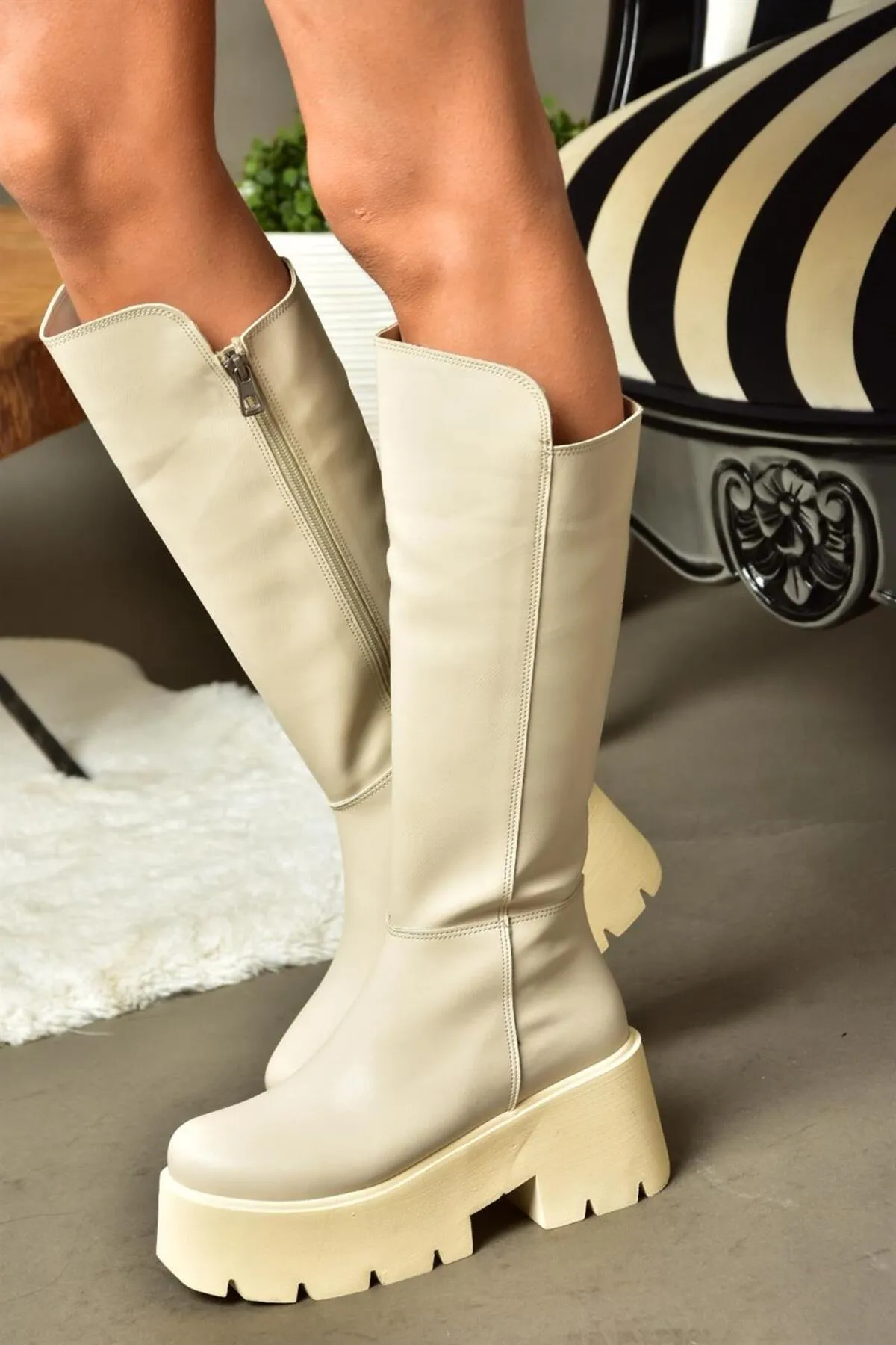 Fox Shoes  J820060309 Beige Damenstiefel mit dicken Sohlen