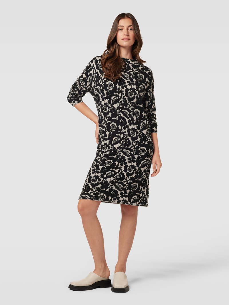 Knielanges Kleid mit Allover-Muster in schwarz