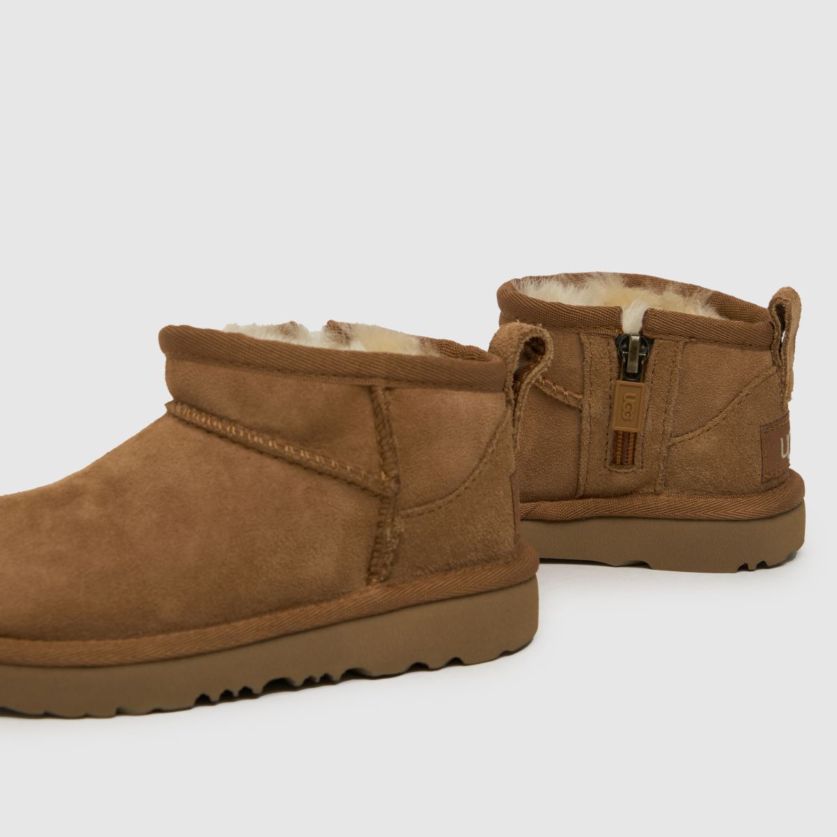 UGG kastanjiga klassiska ultra mini-stövlar för småbarn