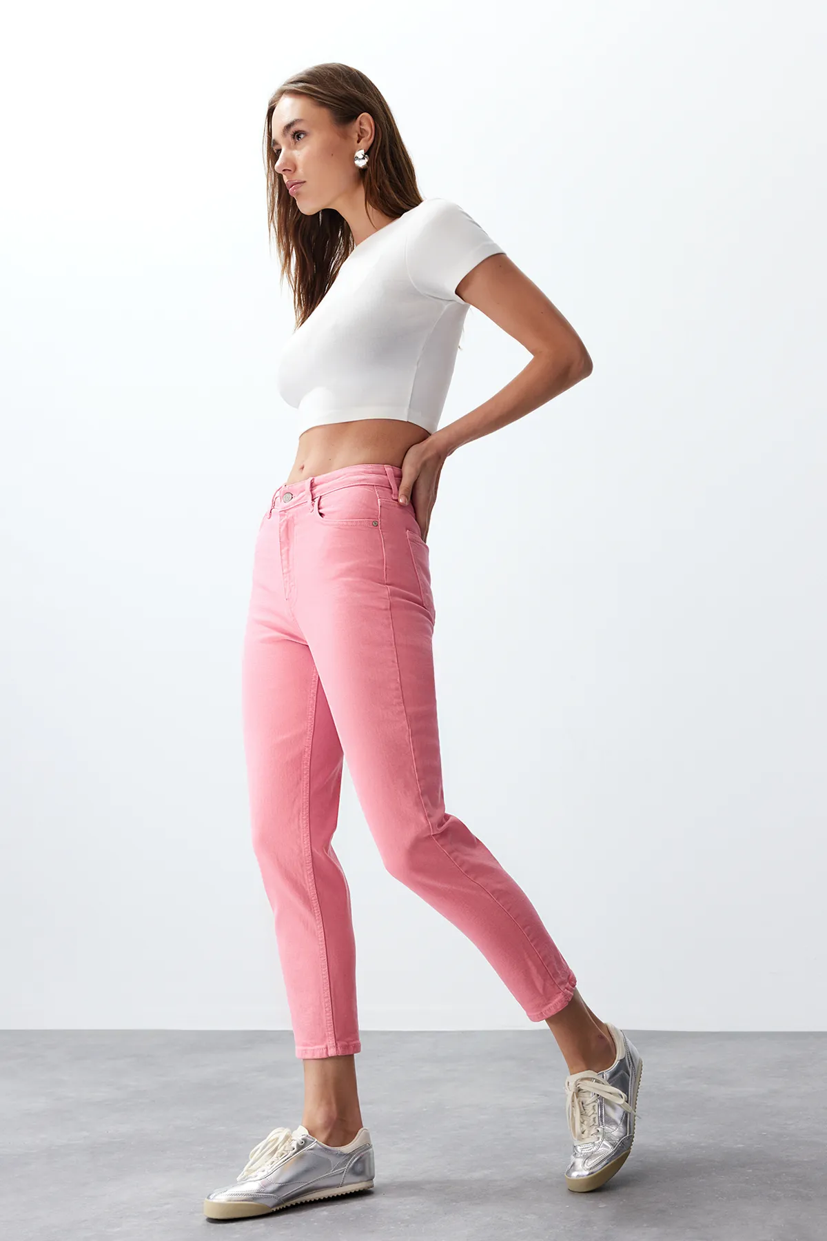Trendyol Collection  Rosa Mom-Jeans mit hoher Taille TWOSS24JE00229