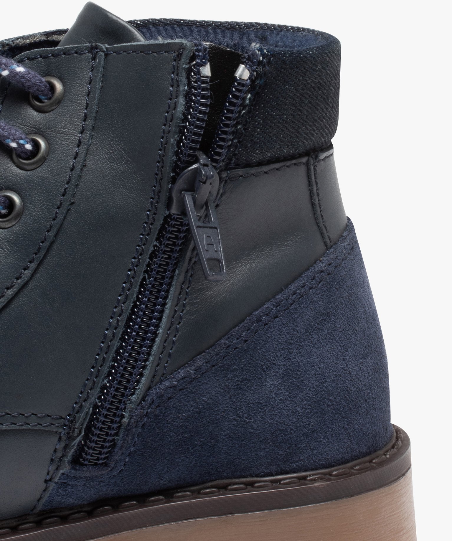 Boots Garçon avec dessus cuir uni et semelle crantée | GEMO