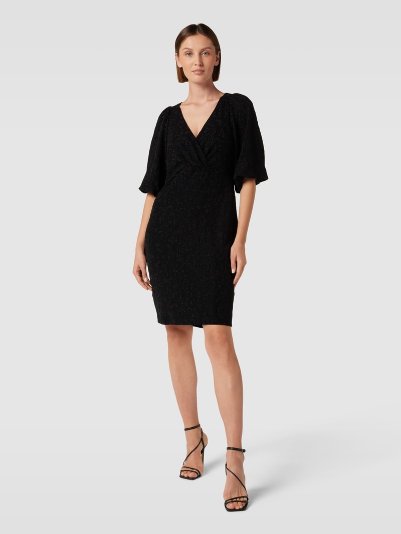 Minikleid mit V-Ausschnitt in schwarz
