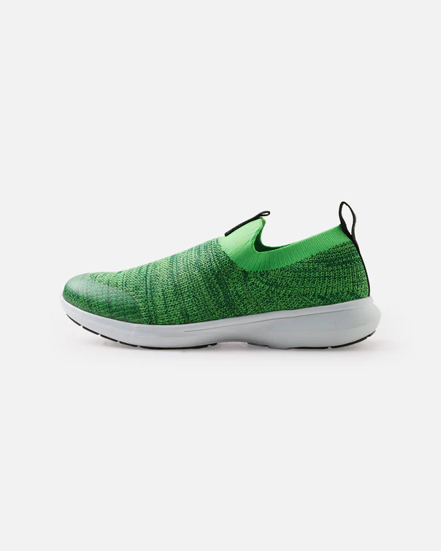 Kinder Sneaker Bouncing