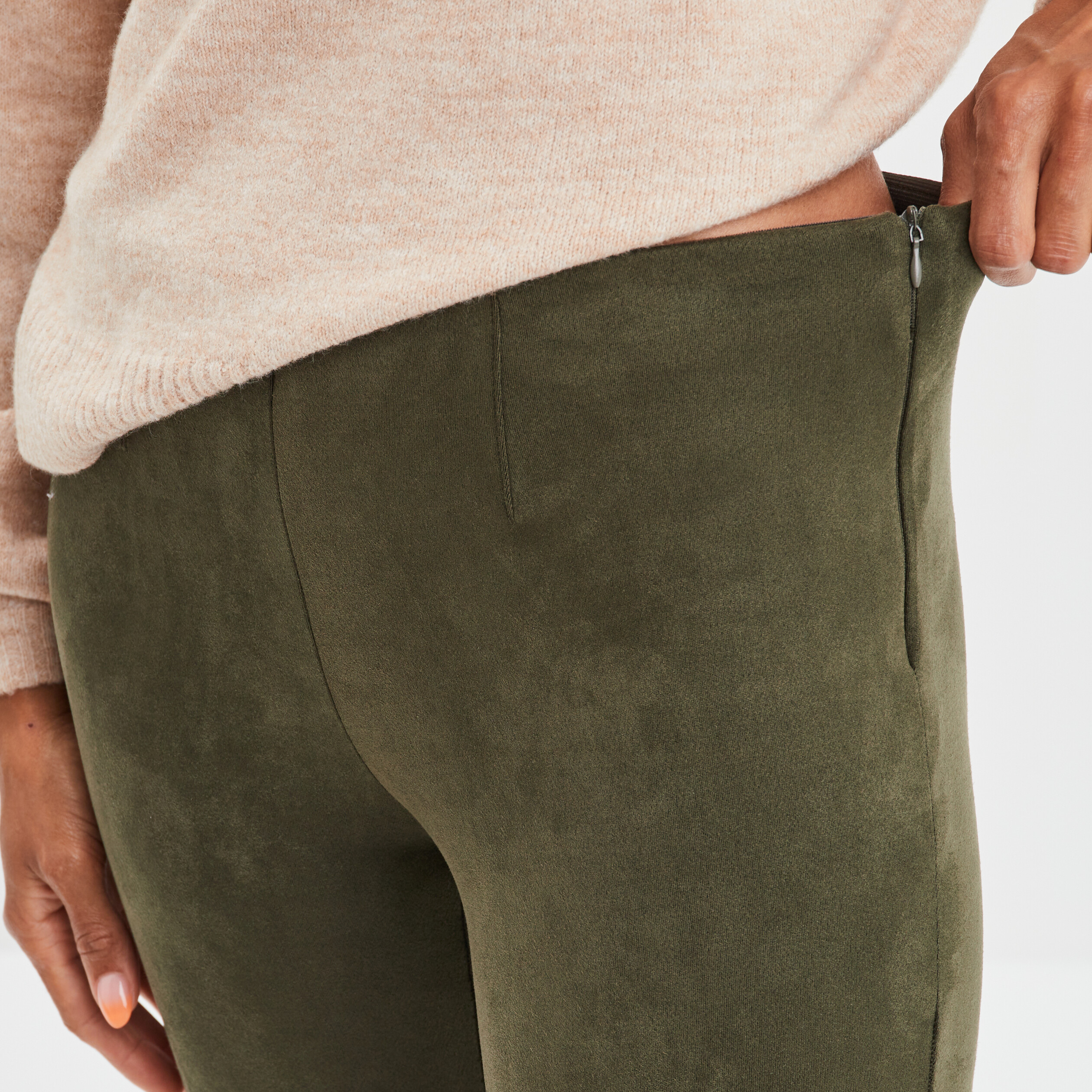 Pantalon suédine slim taille élastiquée vert kaki femme | La Halle