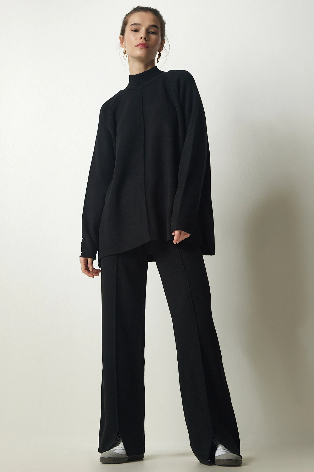 Happiness İstanbul  Stilvolles schwarzes Strick-Sweatshirt-Hosen-Set für Damen MU00012