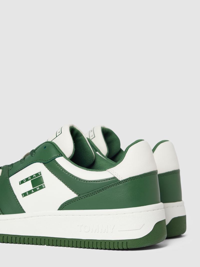 Sneaker mit Colour-Blocking-Design in grün