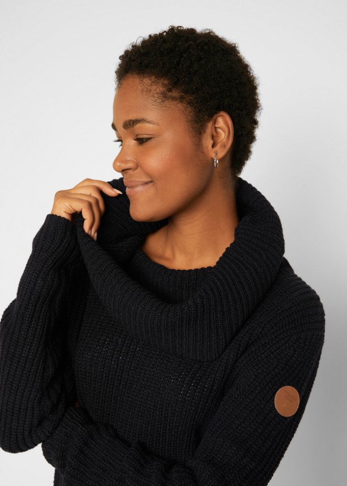 Grober Strickpullover mit weitem Kragen