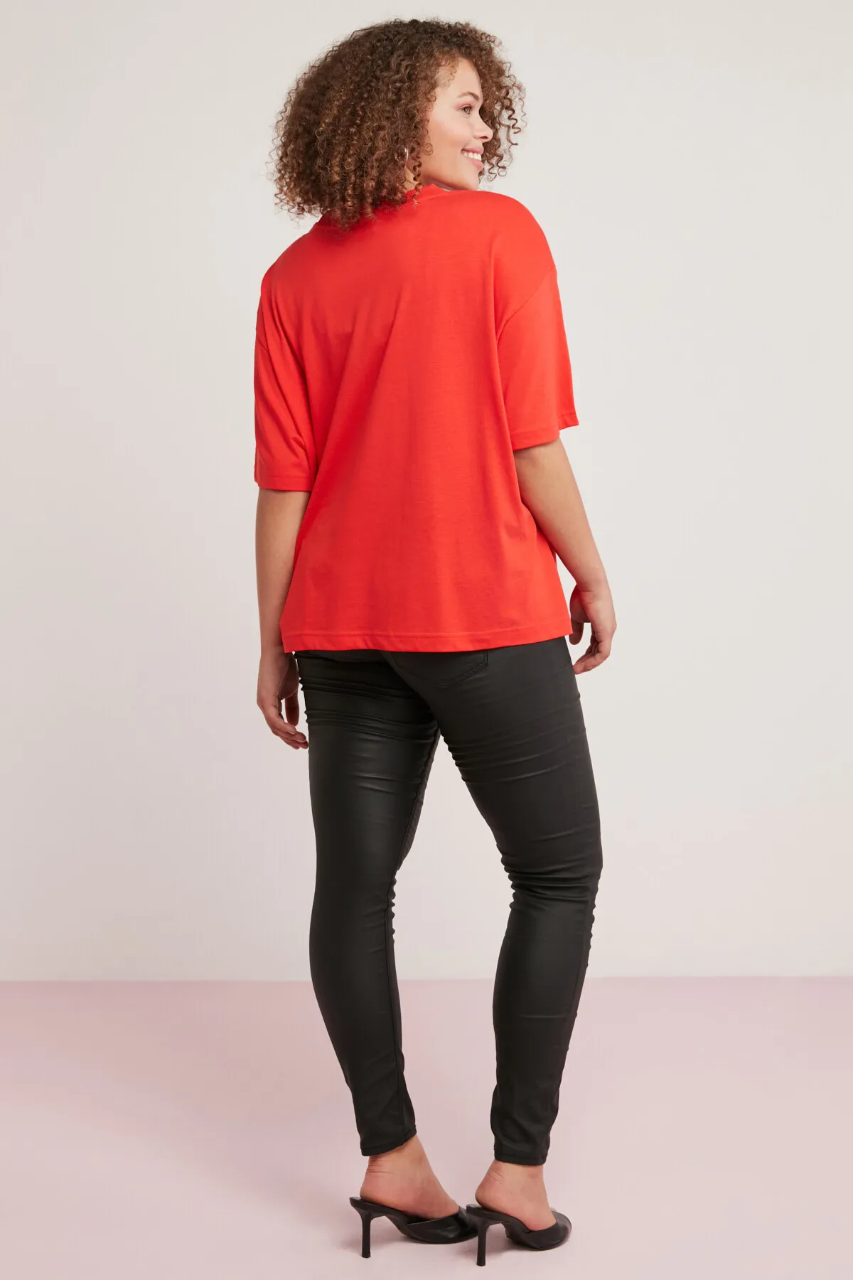 ETHIQUET  Allison Damen-T-Shirt in Übergröße aus 100 % Baumwolle, Rundhalsausschnitt, halbe Ärmel, Rot, Übergröße