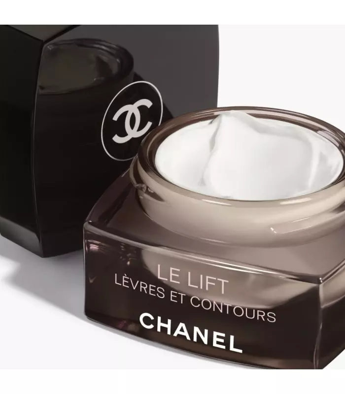 LE LIFT SOIN LÈVRES ET CONTOURS Lisse, raffermit, repulpe